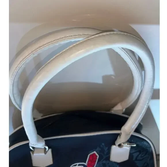 Cleveland Indians Women’s Handbag / Purse - Picture 13 of 15